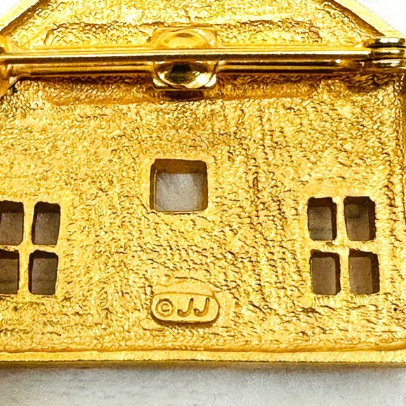 Vintage Schoolhouse Brooch by Jonette Jewelry (JJ) 1980s - Picture 3 of 3
